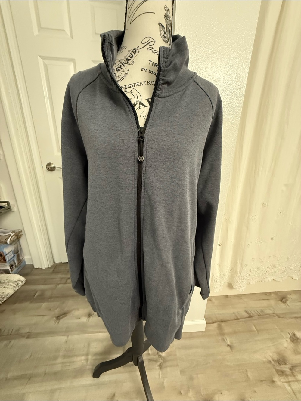 Kirkland Women's Gray Full-Zip Jacket